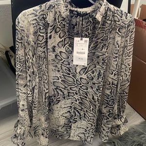 Women’s Zara blouse size L